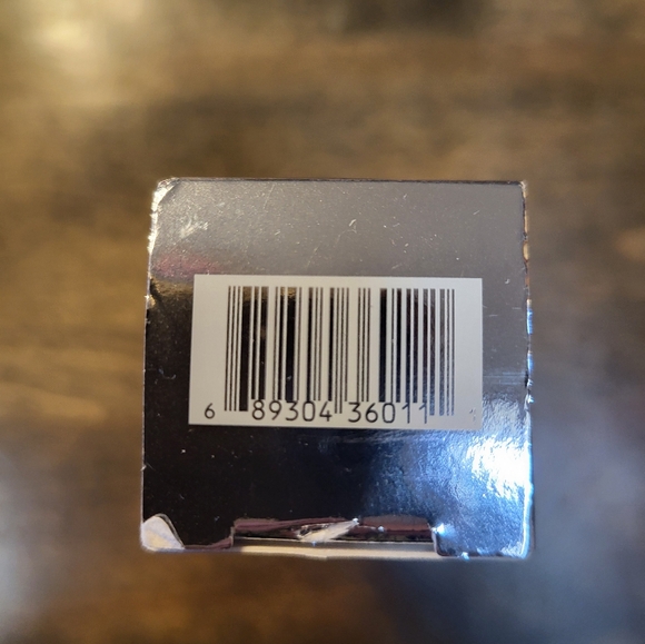 NEW - Anastasia Beverly Hills luminous foundation shade>> 140N - Picture 4 of 5